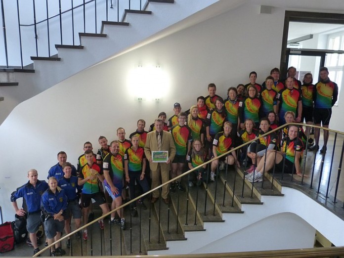 Die Regenbogentour 2014 macht Station im Bruchsaler Rathaus